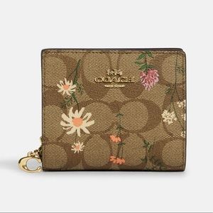 Coach C8734 Snap Wallet In Signature Canvas With Wildflower Print